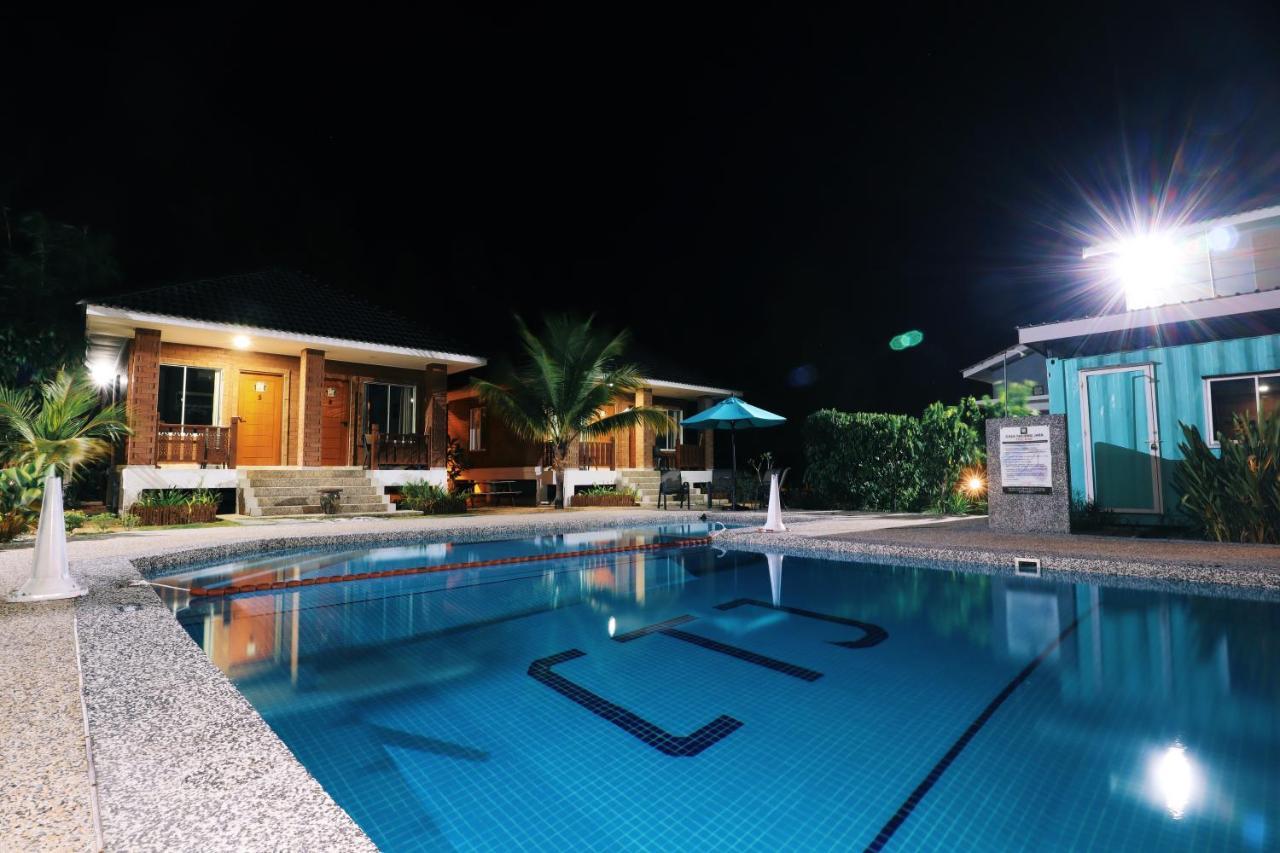 Casa Tanjung Jara Hotel Dungun Buitenkant foto