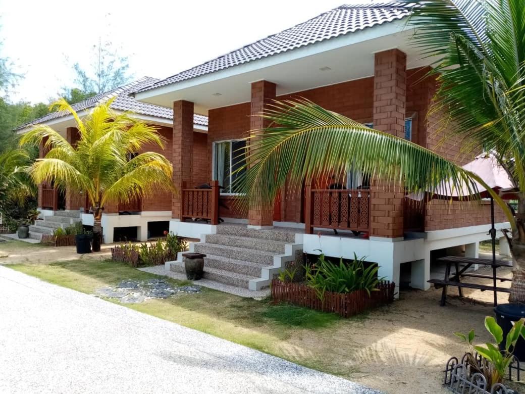 Casa Tanjung Jara Hotel Dungun Buitenkant foto