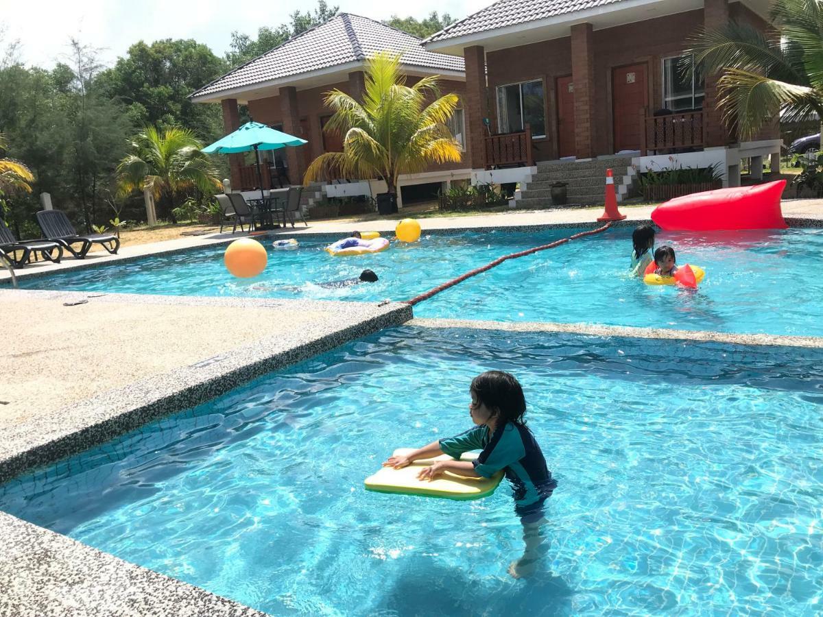Casa Tanjung Jara Hotel Dungun Buitenkant foto